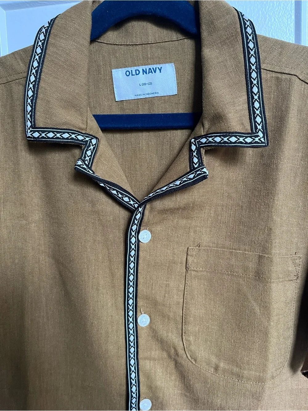 Old Navy boys Short Sleeve Button-Down Shirt in Brown with Black Trim